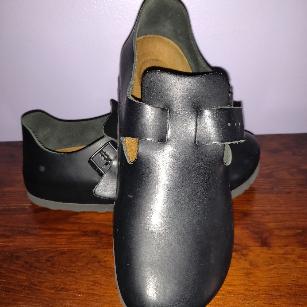 Birkenstock shoes (never worn)